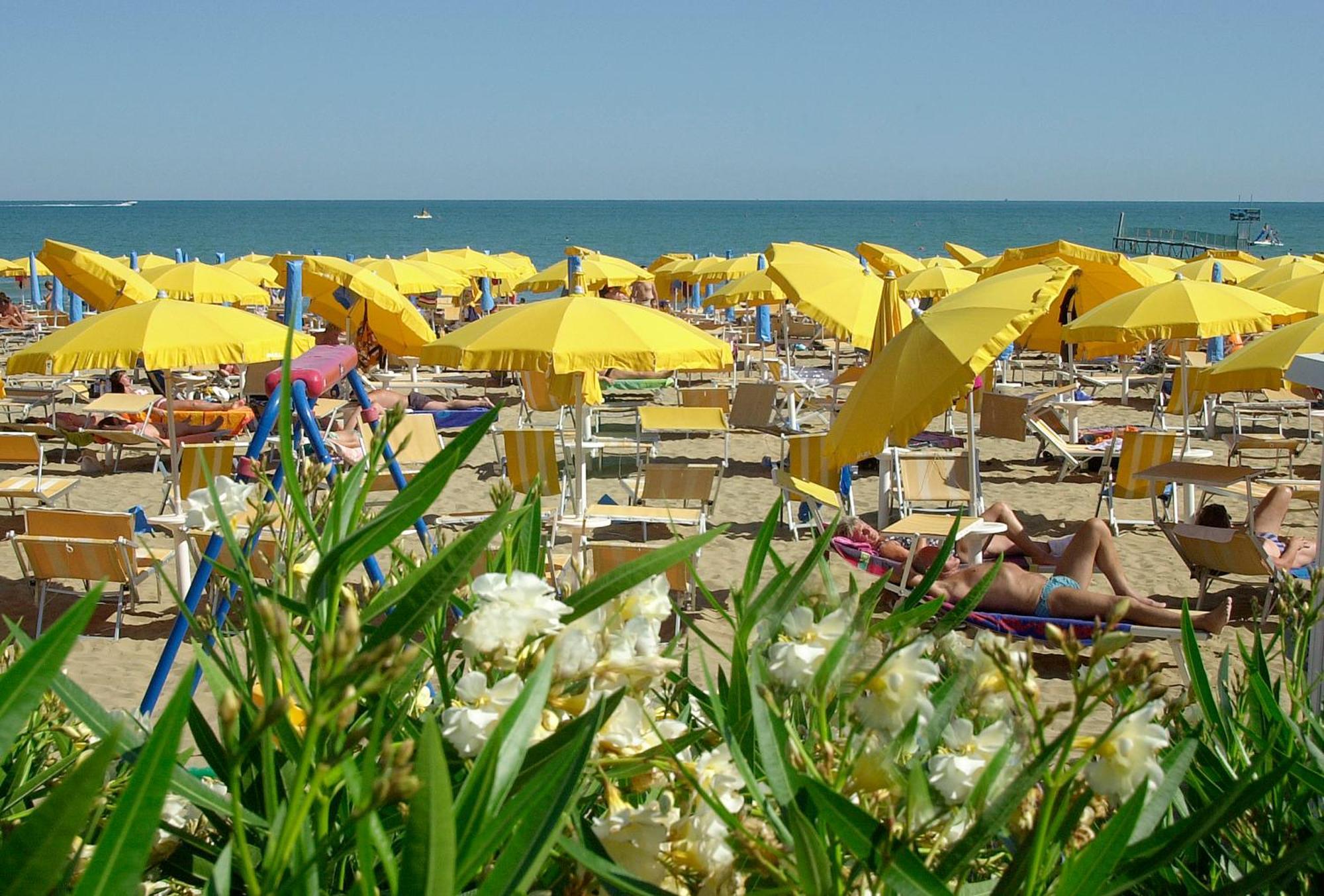 Hotel Wally Lido di Jesolo Buitenkant foto